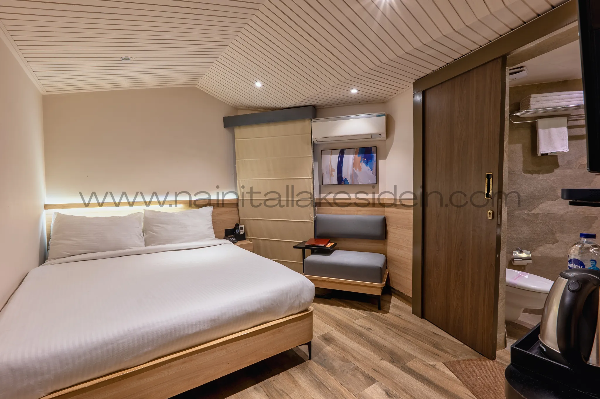 Acacia Rooms